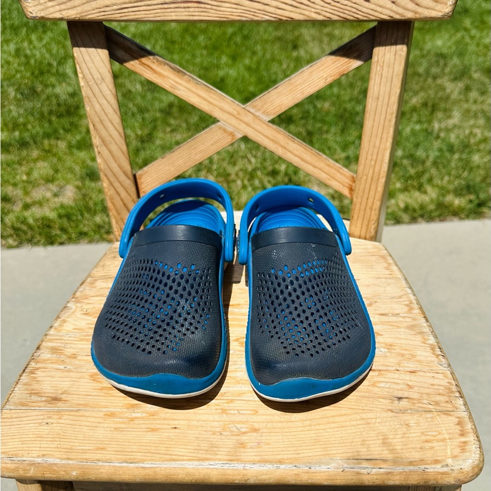 CROCS LiteRide Navy and Blue Sandals